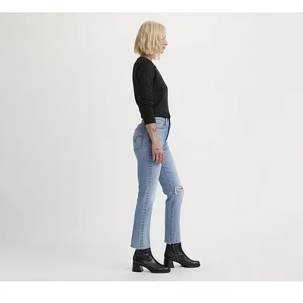 Levi’s Jeans - premium “wedgie straight” distressed medium blue button fly - Picture 2 of 13